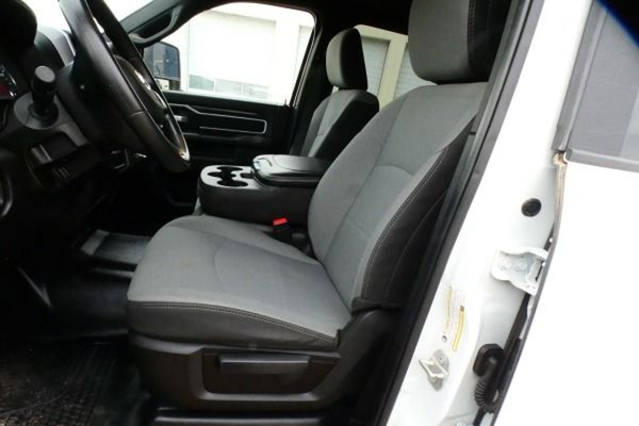2024 Dodge Ram 3500 Big Horn 4x4 Crew Cab 8' Box DSL w/cloth seats,BUC - Photo #10