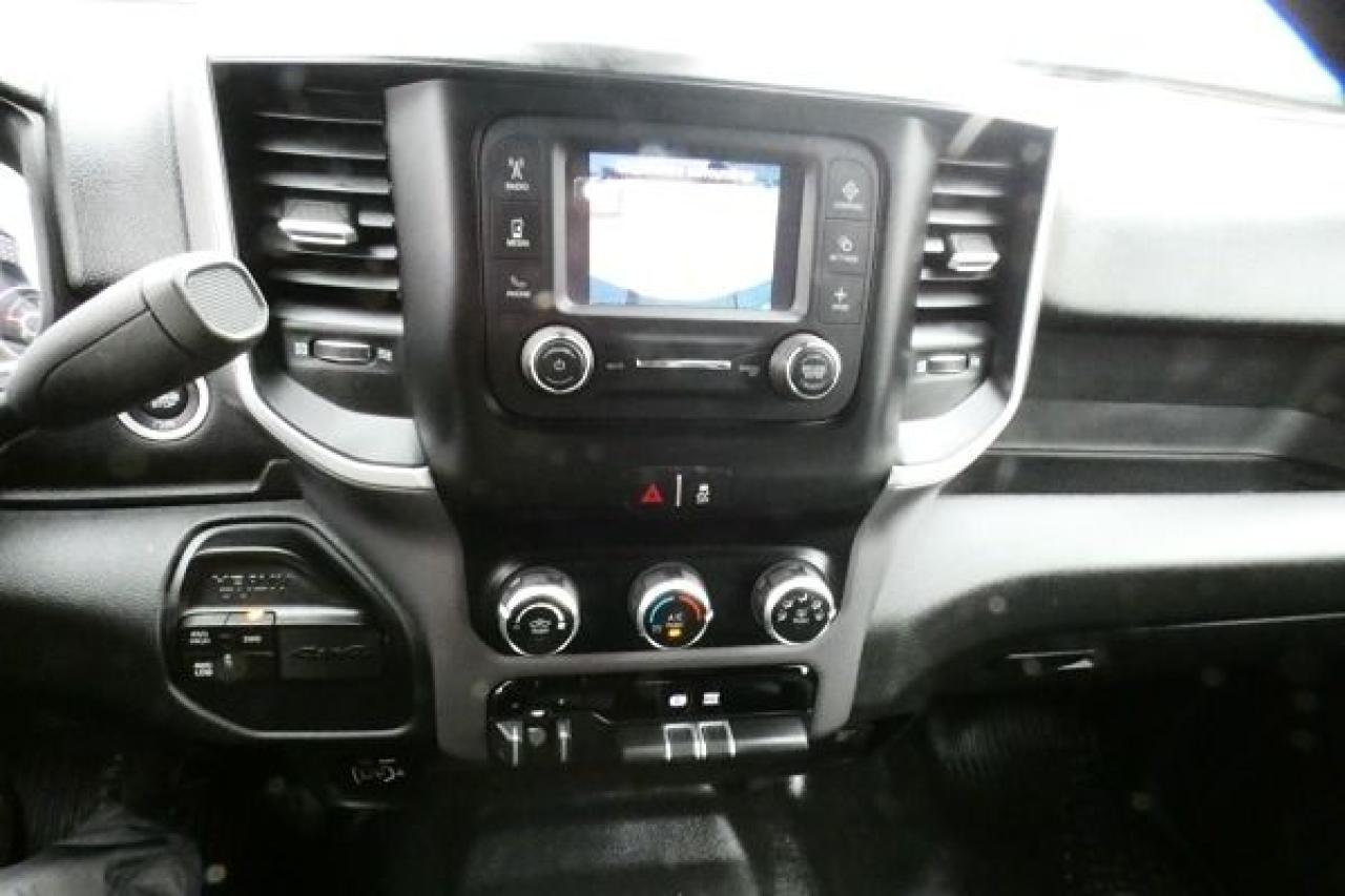 2024 Dodge Ram 3500 Big Horn 4x4 Crew Cab 8' Box DSL w/cloth seats,BUC - Photo #14