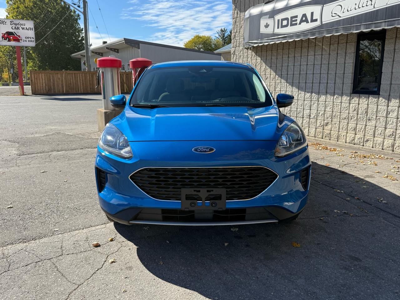 2020 Ford Escape SE - Photo #2