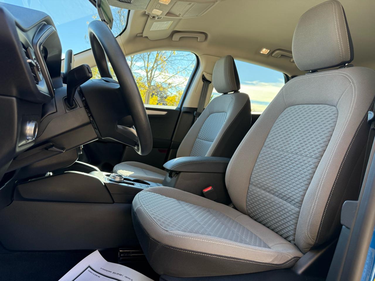 2020 Ford Escape SE - Photo #6