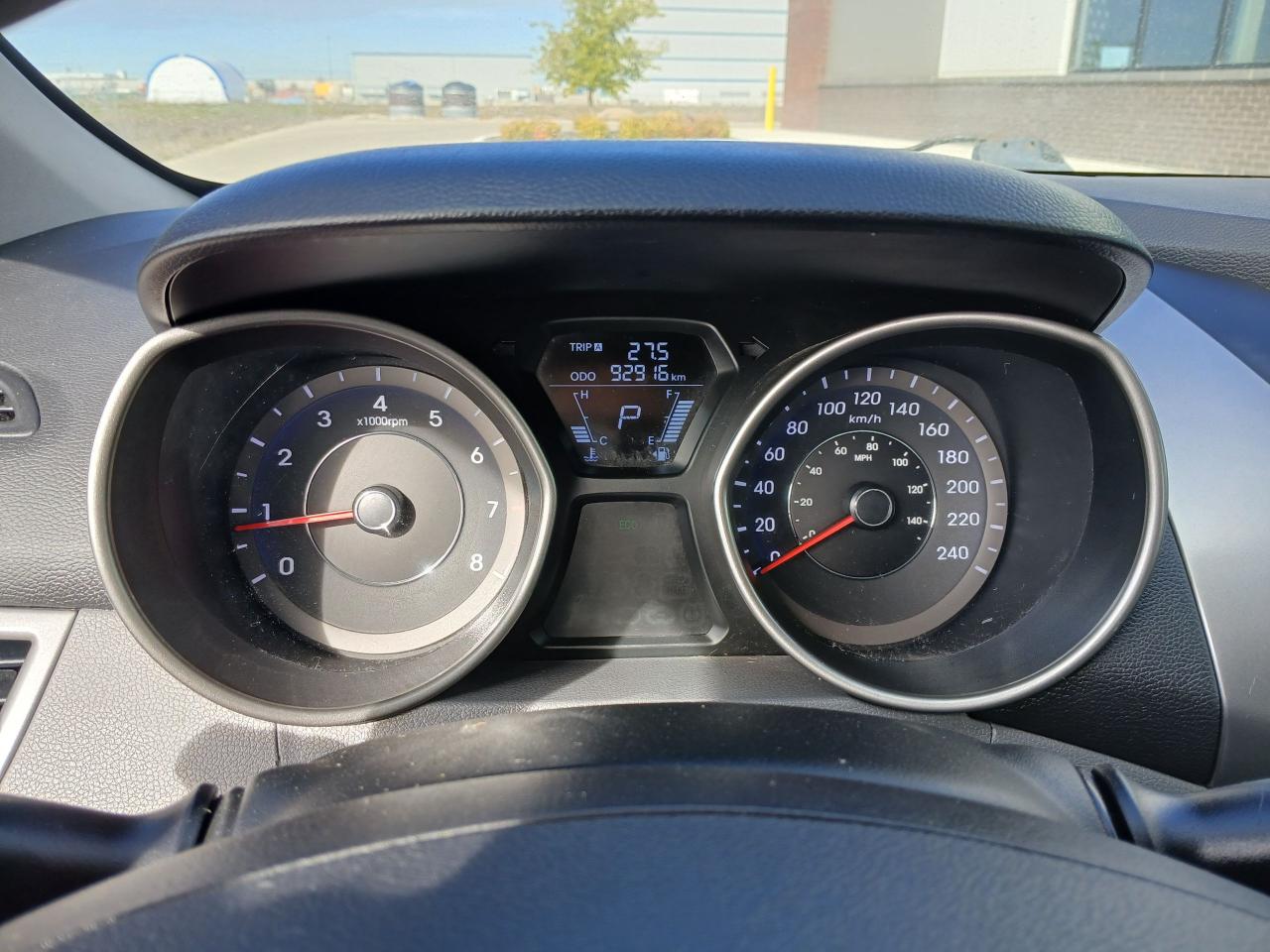 2012 Hyundai Elantra GL - Photo #14