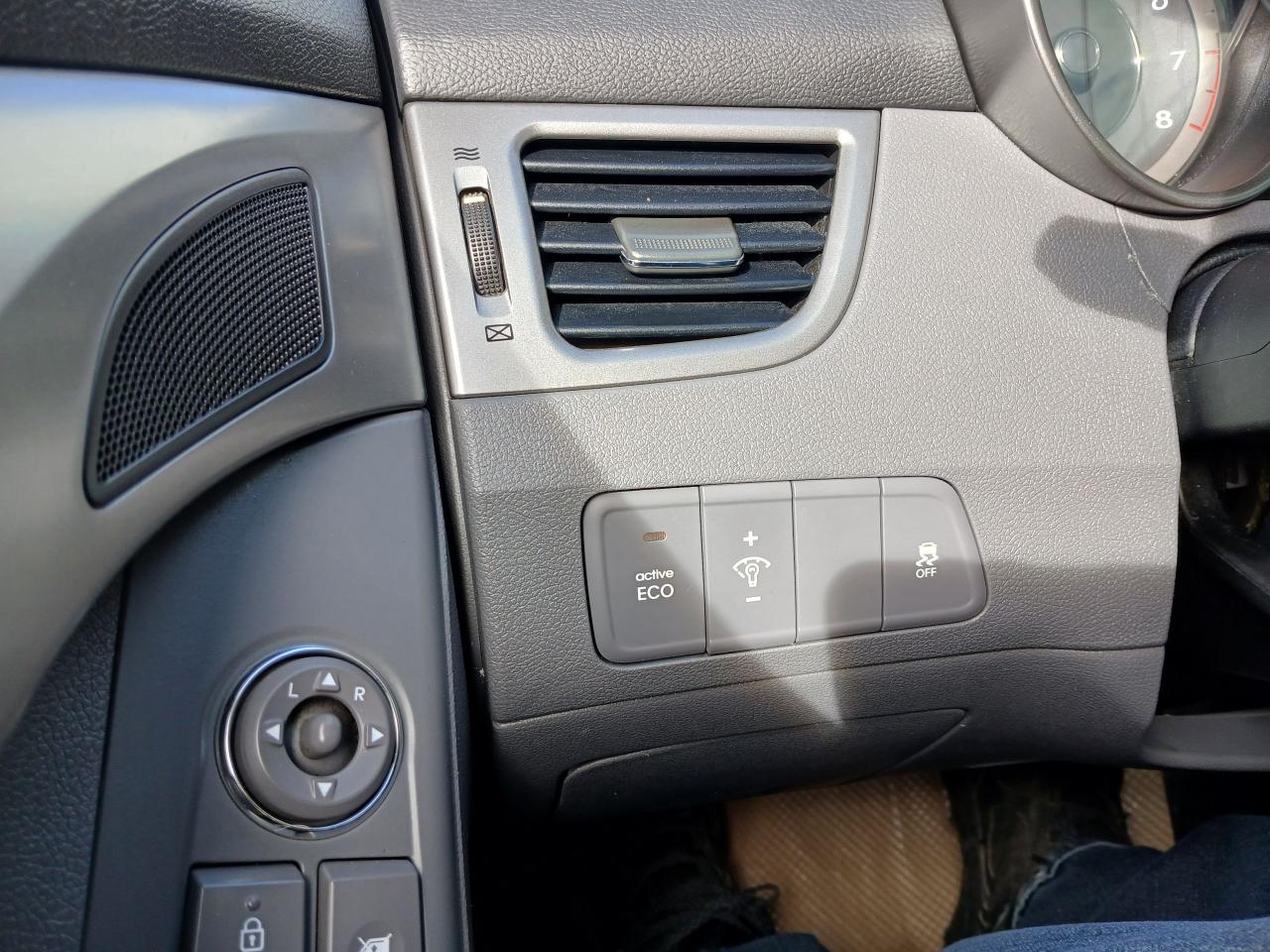 2012 Hyundai Elantra GL - Photo #18