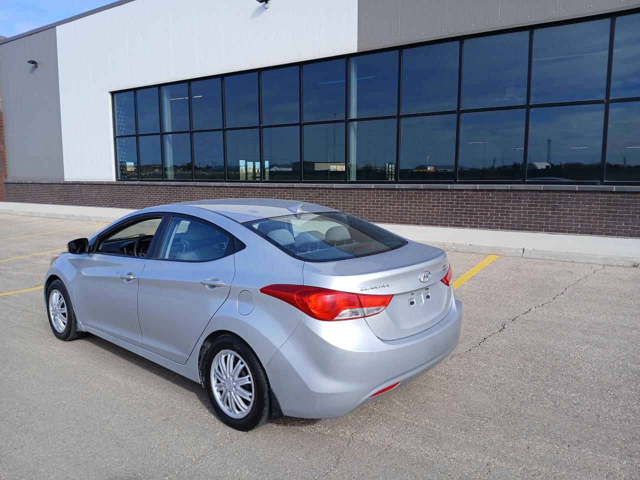 2012 Hyundai Elantra GL - Photo #7