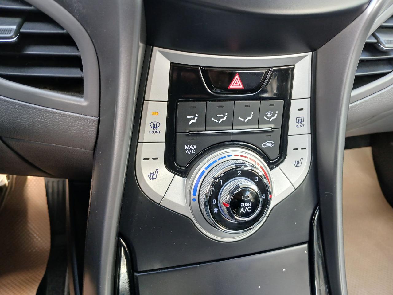 2012 Hyundai Elantra GL - Photo #16