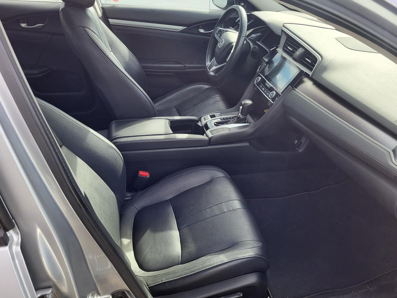 2018 Honda Civic Touring Photo