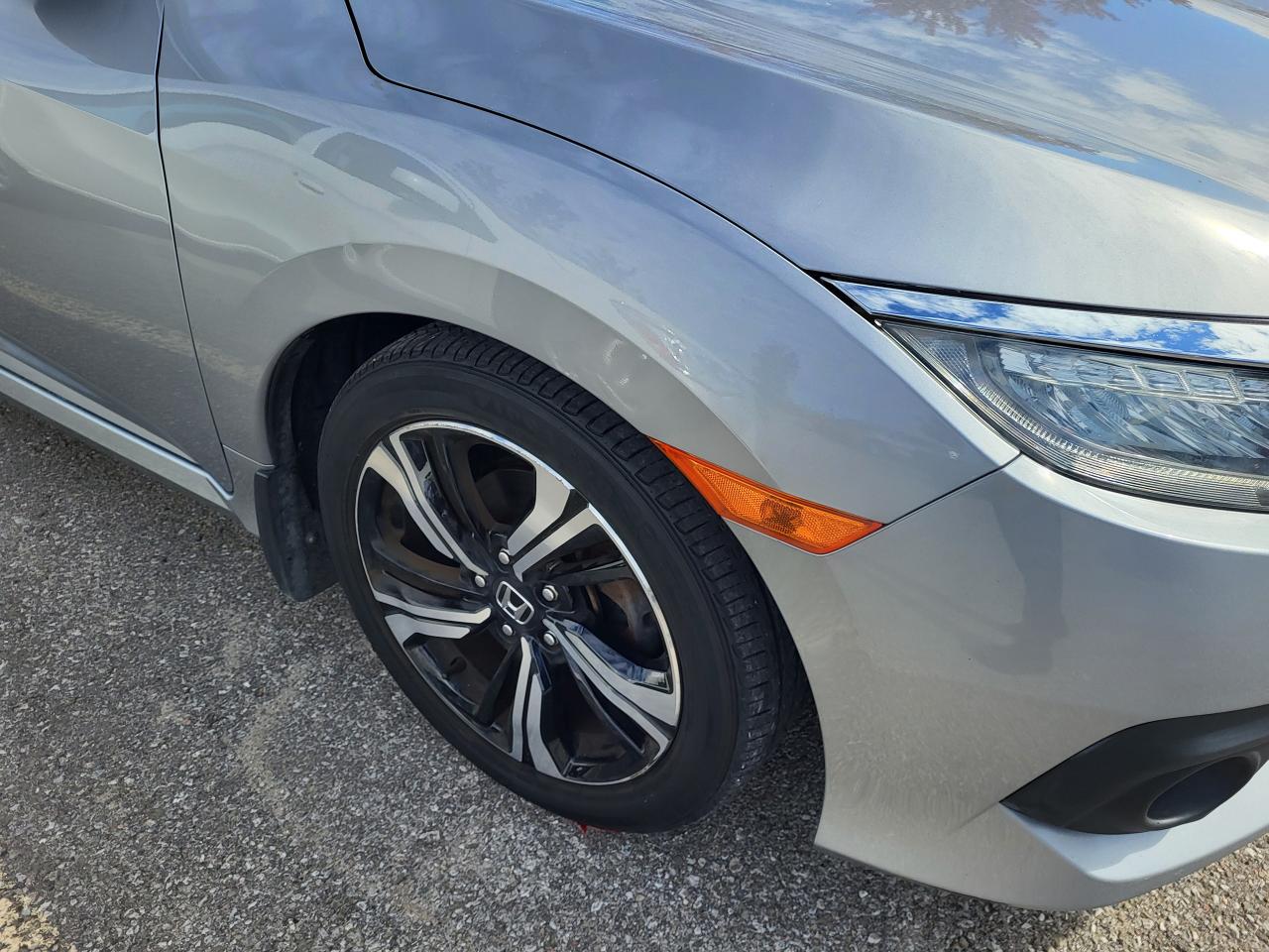 2018 Honda Civic Touring Photo