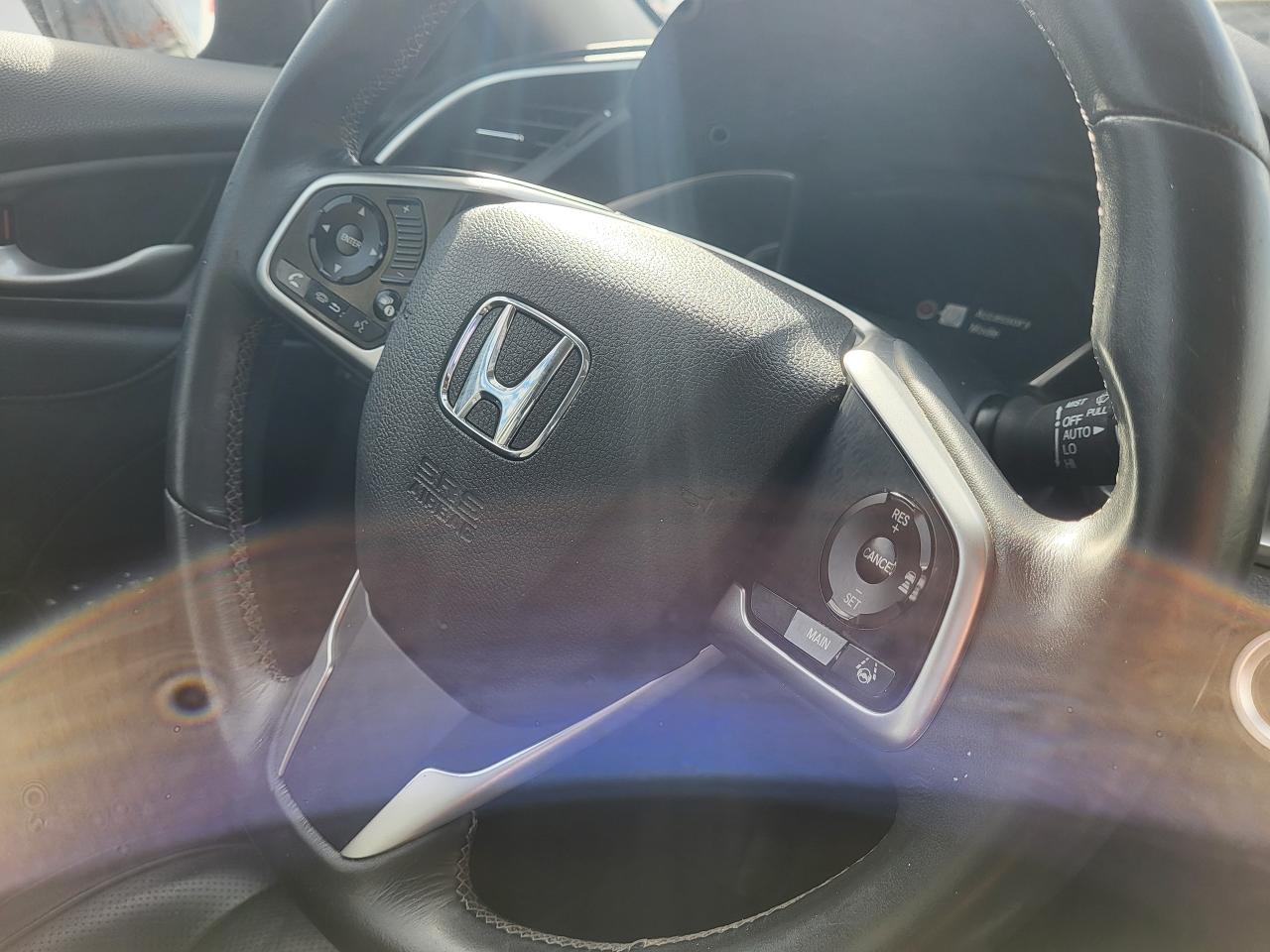 2018 Honda Civic Touring Photo