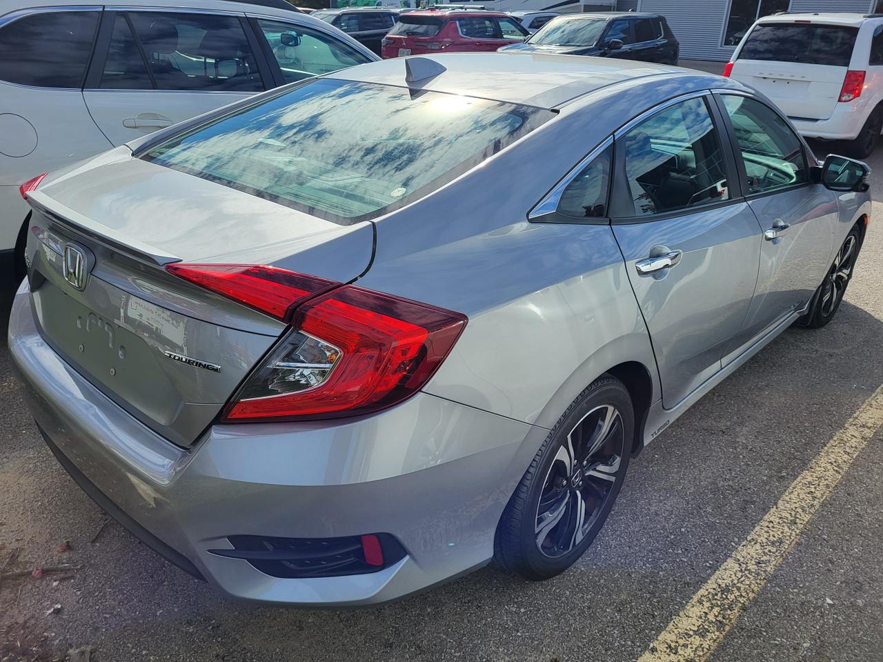 2018 Honda Civic Touring Photo