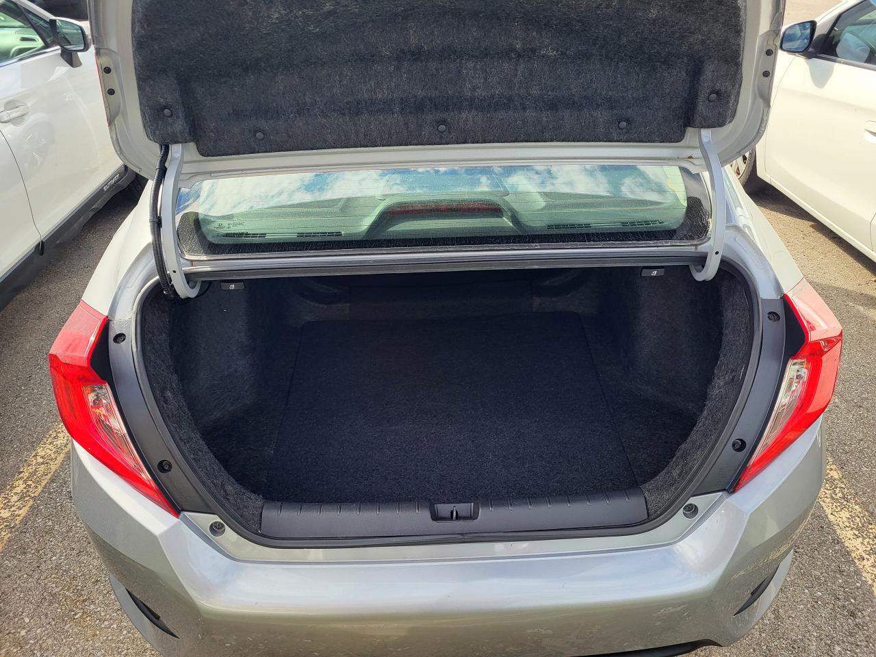 2018 Honda Civic Touring Photo