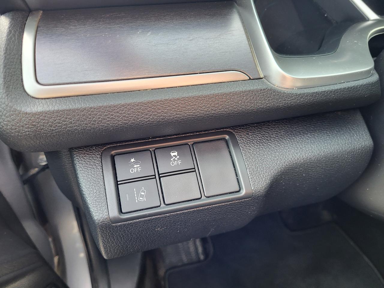 2018 Honda Civic Touring Photo