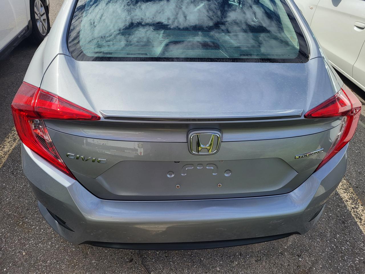 2018 Honda Civic Touring Photo