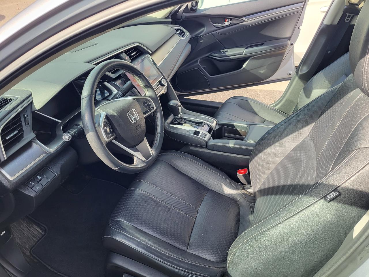 2018 Honda Civic Touring Photo