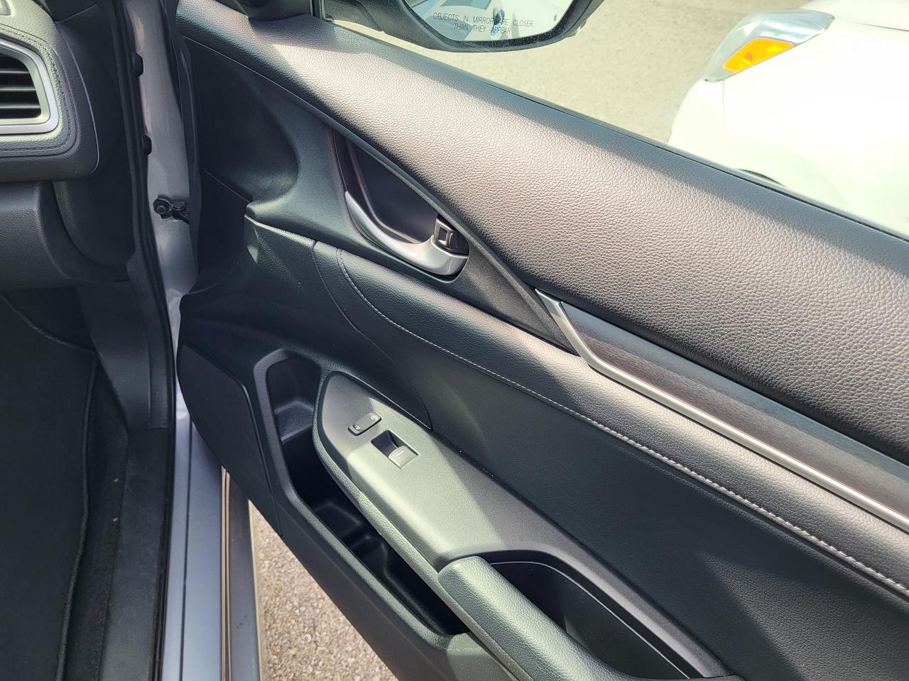 2018 Honda Civic Touring Photo