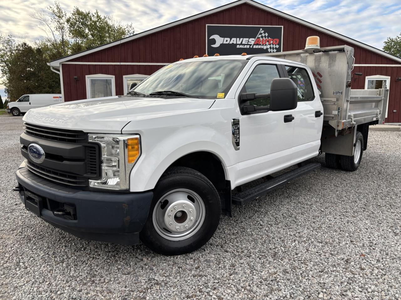 2017 Ford F-350 SD Crew Cab Dumptruck DRW 2WD Photo