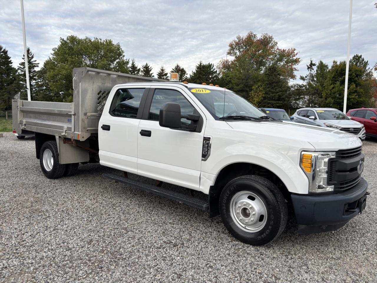 2017 Ford F-350 SD Crew Cab Dumptruck DRW 2WD Photo