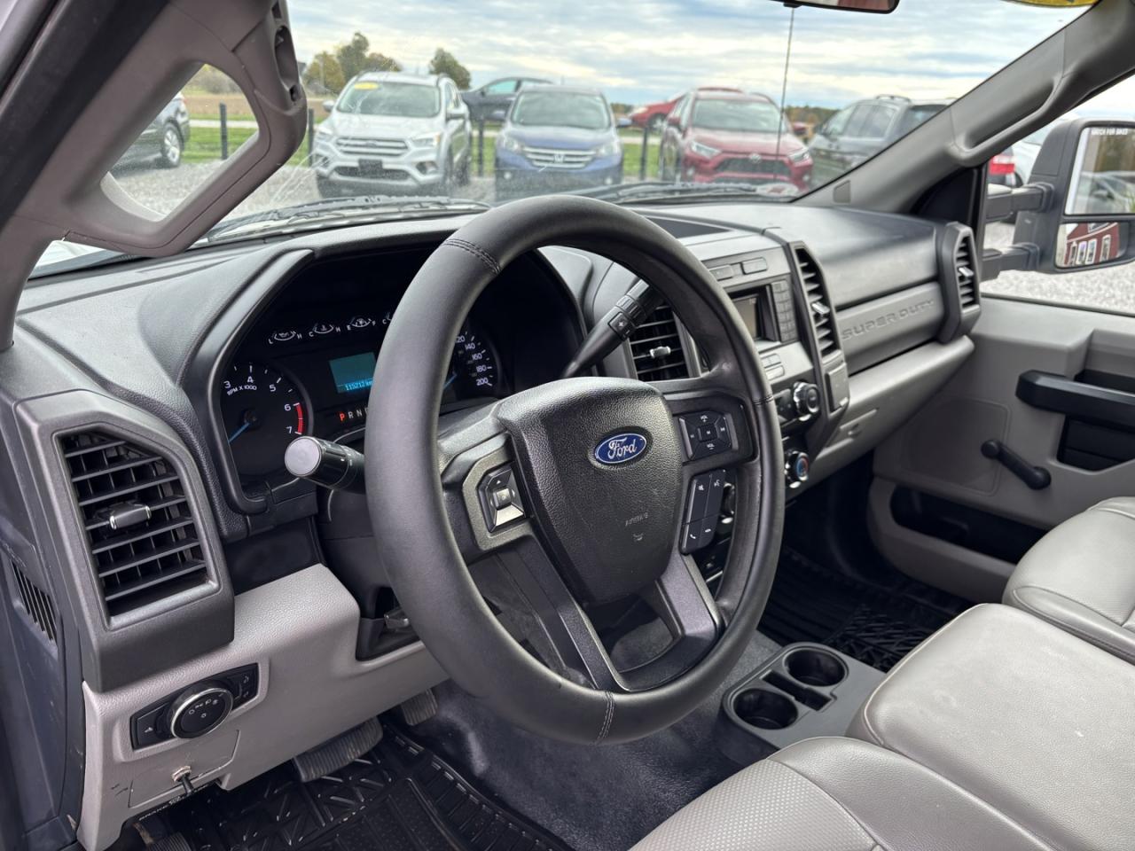 2017 Ford F-350 SD Crew Cab Dumptruck DRW 2WD Photo