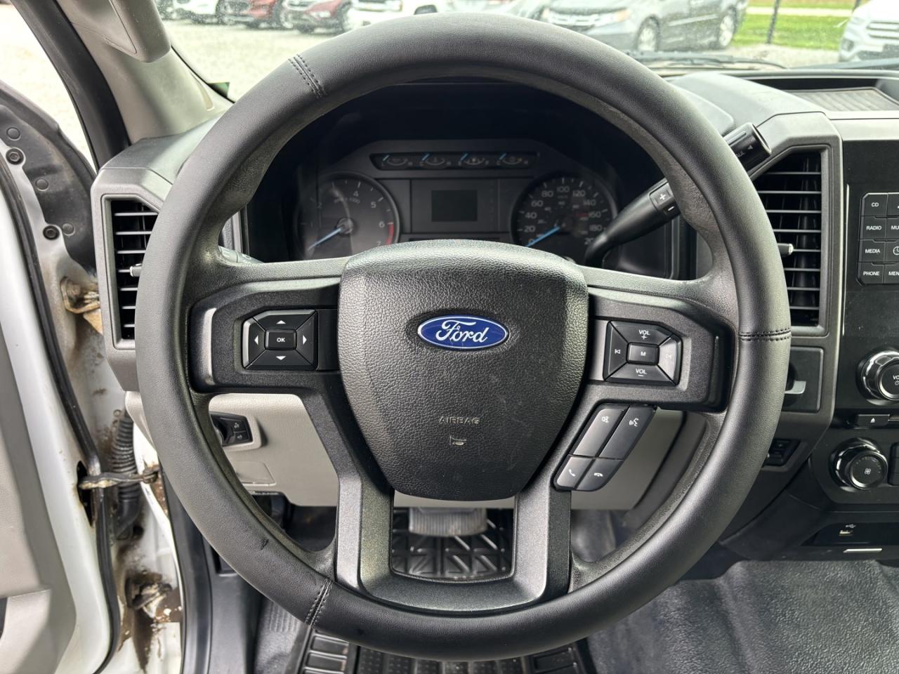 2017 Ford F-350 SD Crew Cab Dumptruck DRW 2WD Photo