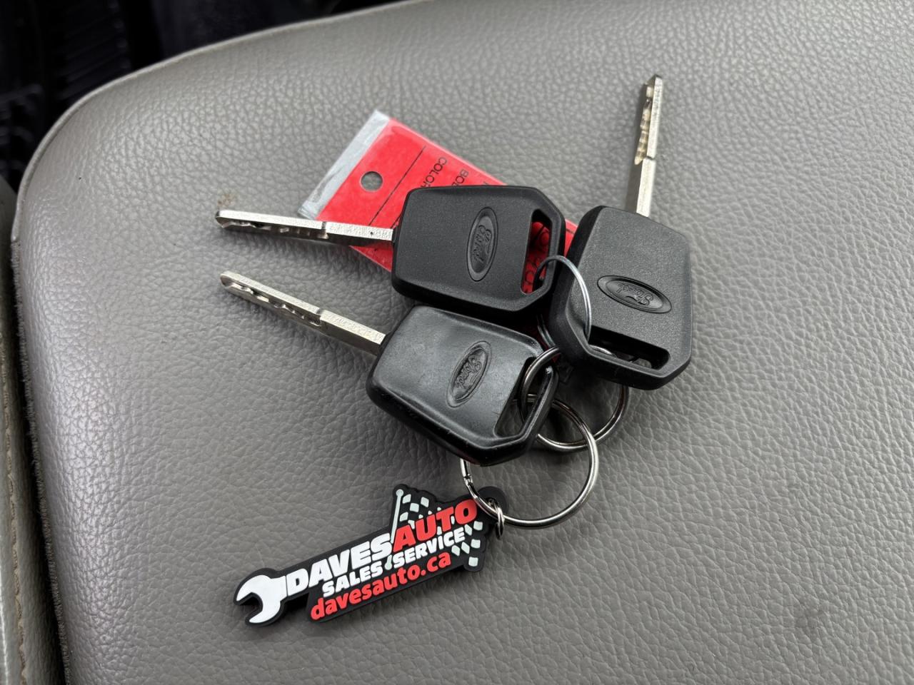 2017 Ford F-350 SD Crew Cab Dumptruck DRW 2WD Photo