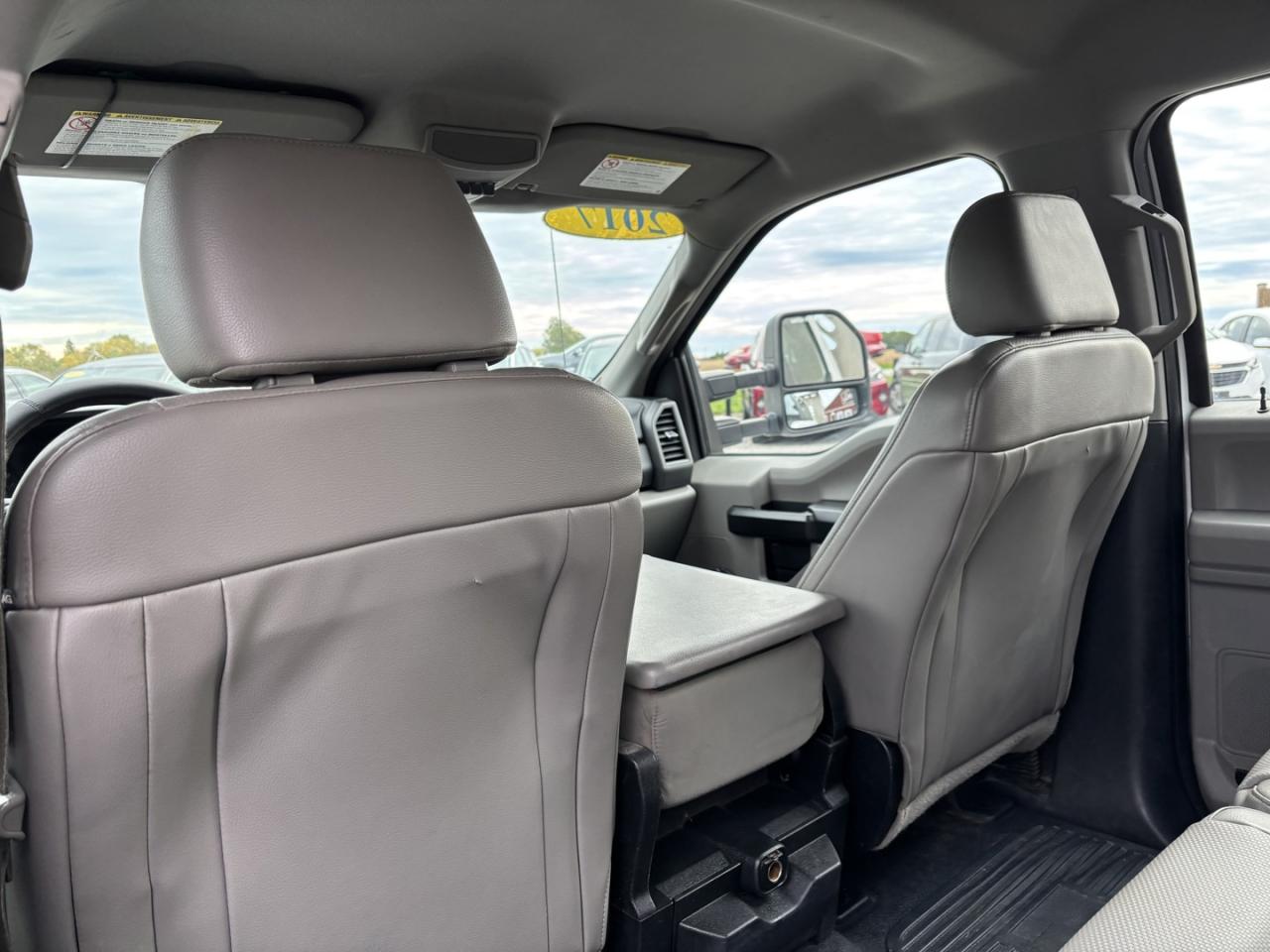 2017 Ford F-350 SD Crew Cab Dumptruck DRW 2WD Photo