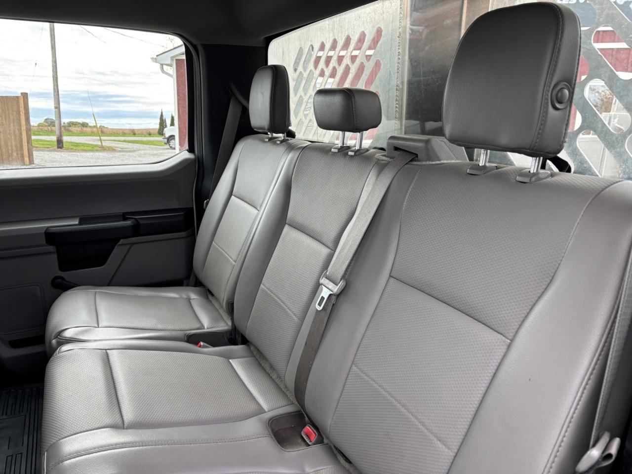 2017 Ford F-350 SD Crew Cab Dumptruck DRW 2WD Photo