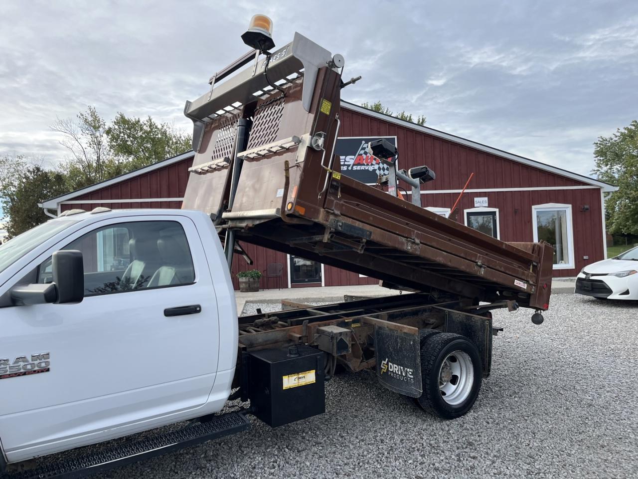 2016 RAM 5500 Tradesman Photo2