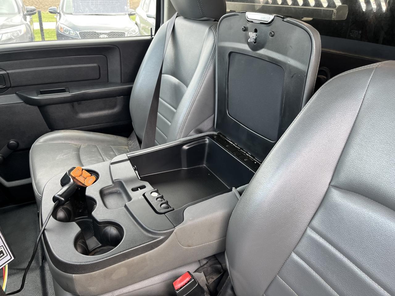 2016 RAM 5500 Tradesman ~CERTIFIED & YELLOW STICKERED~ Photo