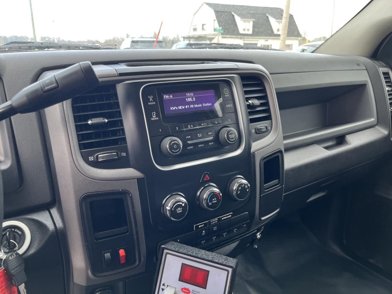 2016 RAM 5500 Tradesman ~CERTIFIED & YELLOW STICKERED~ Photo