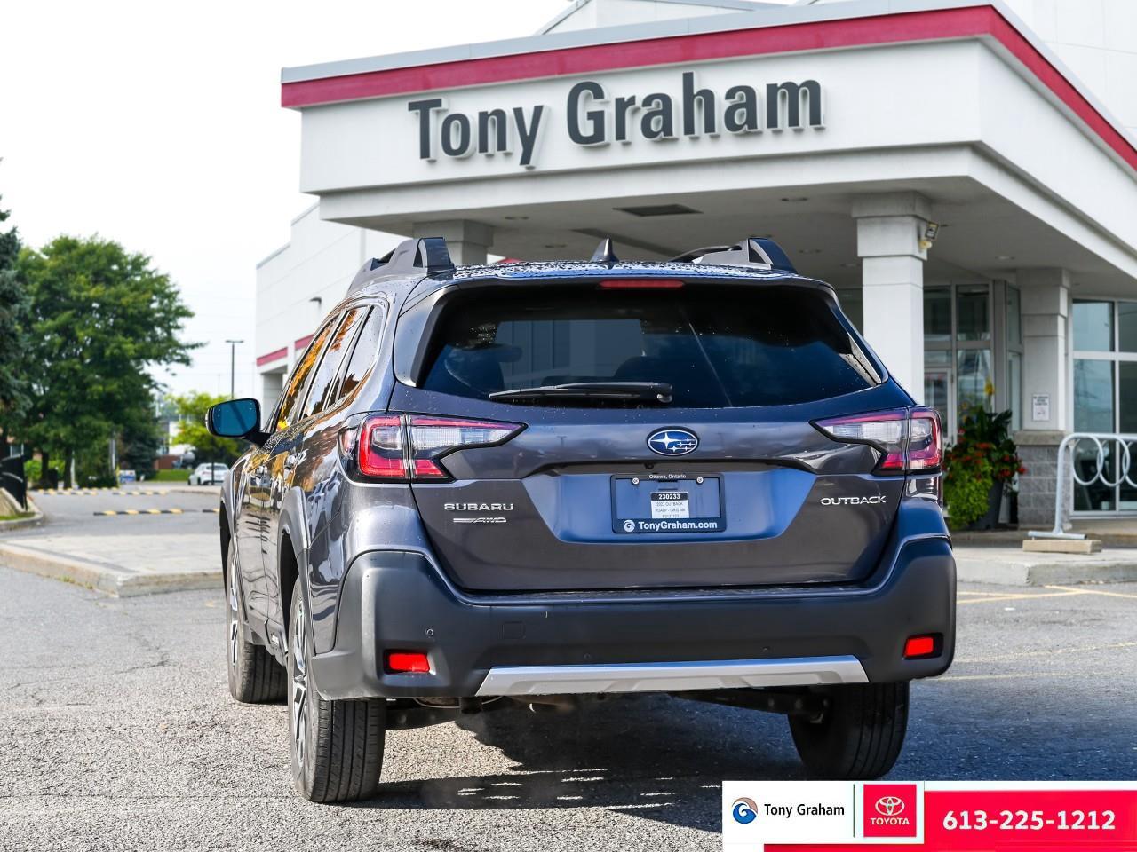 2023 Subaru Outback LIMITED Photo2