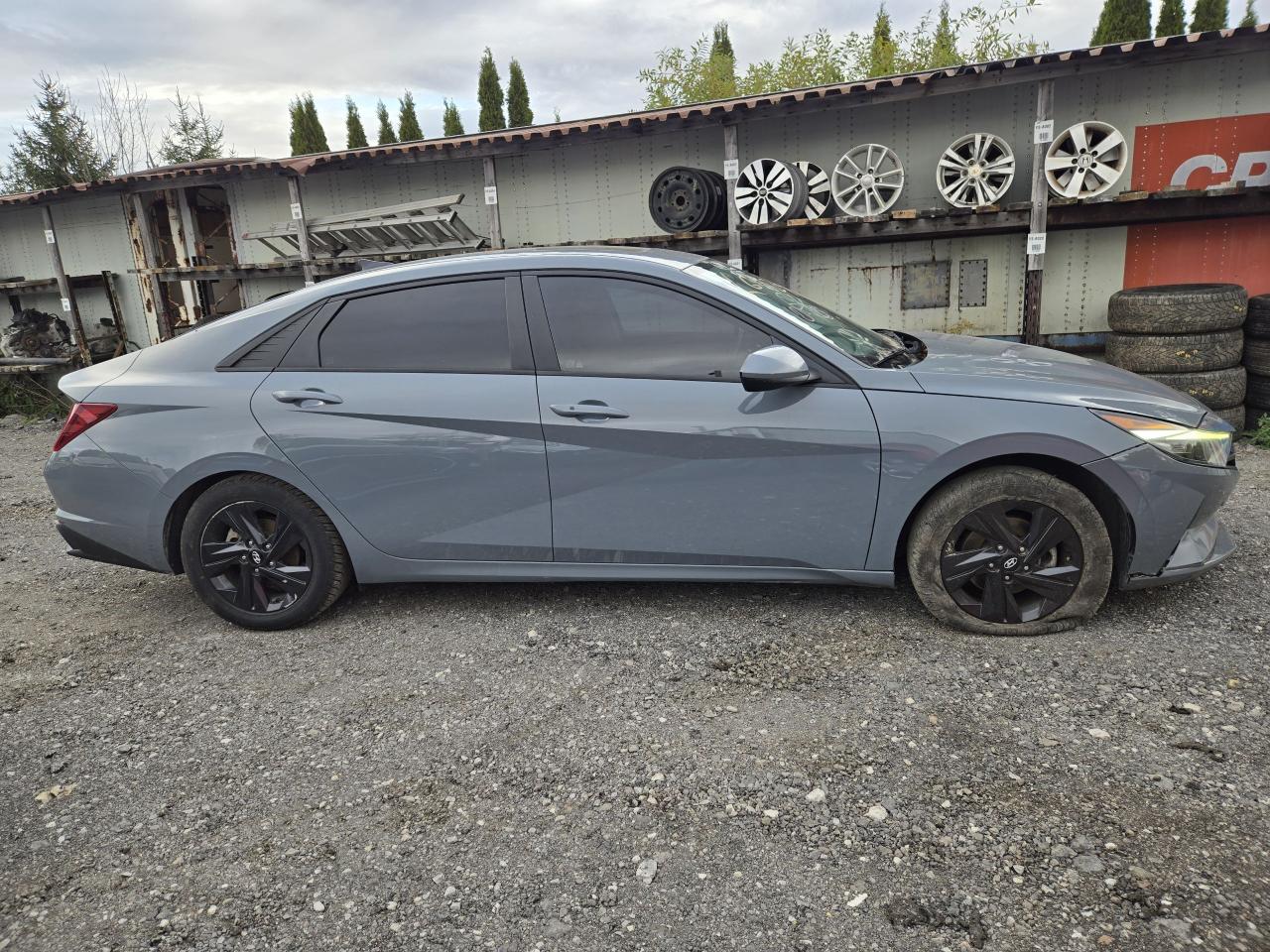 2022 Hyundai Elantra Preferred - Photo #4