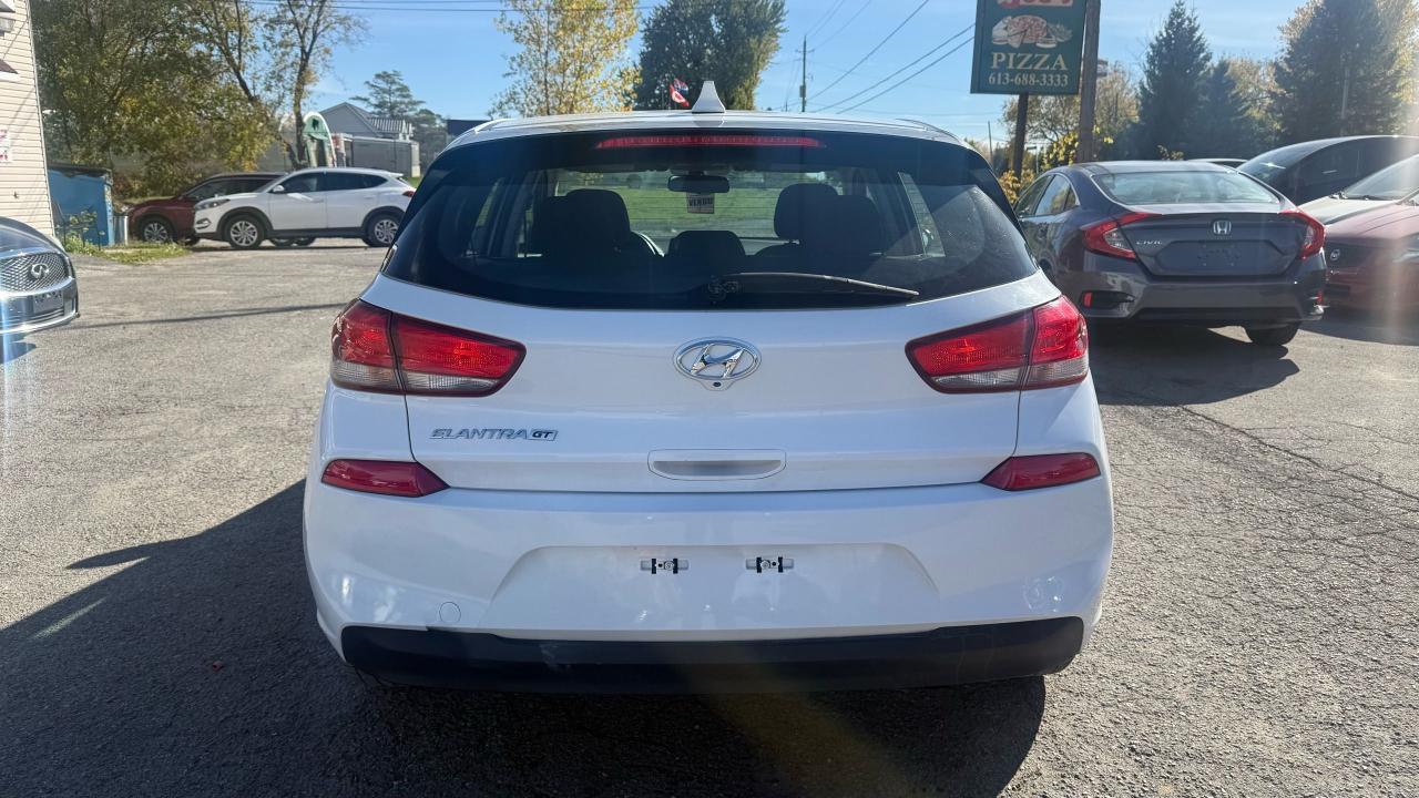 2018 Hyundai Elantra GT GL - Photo #4