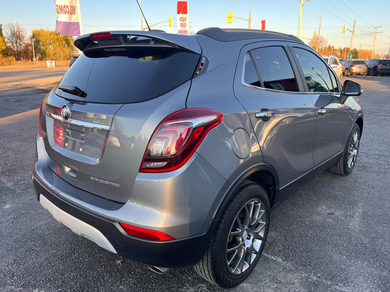 2019 Buick Encore Sport Touring Photo2