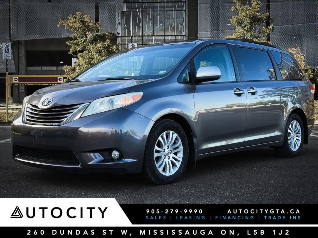 Used 2014 Toyota Sienna XLE | CLEAN TITLE | for sale in Mississauga, ON