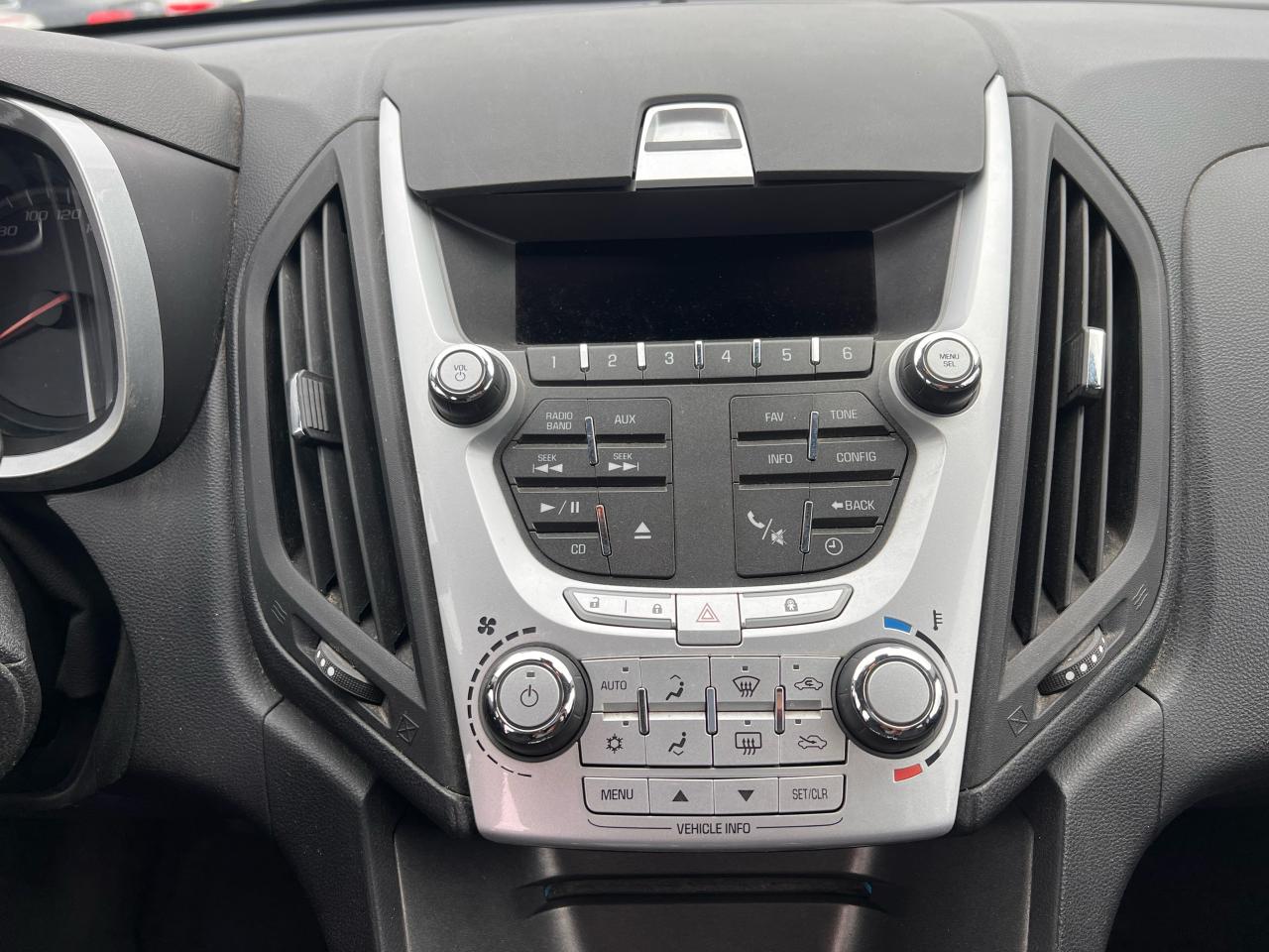 2011 Chevrolet Equinox 1LT Photo21