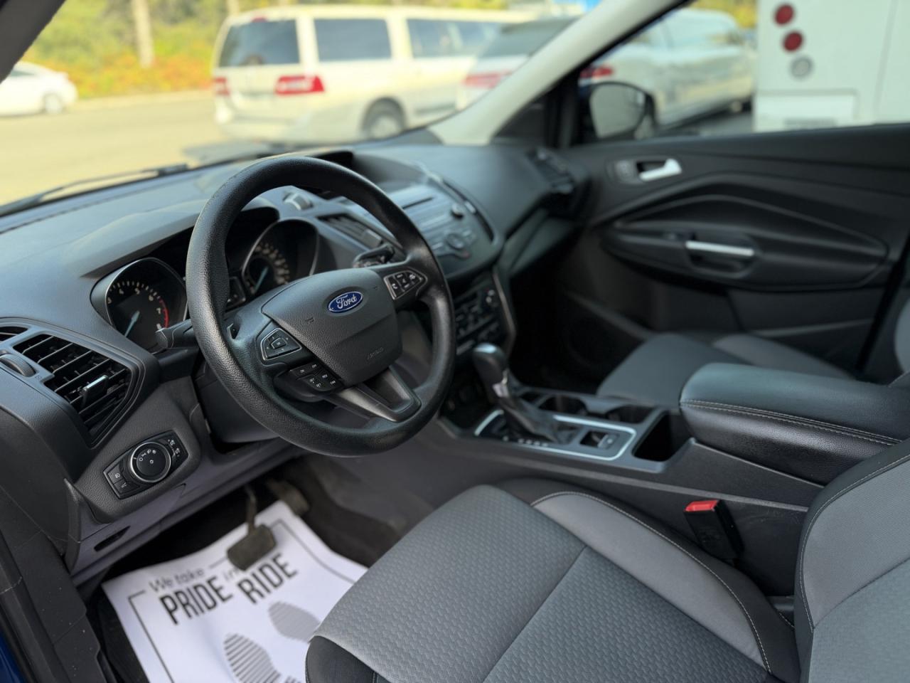 2017 Ford Escape SE FWD Photo