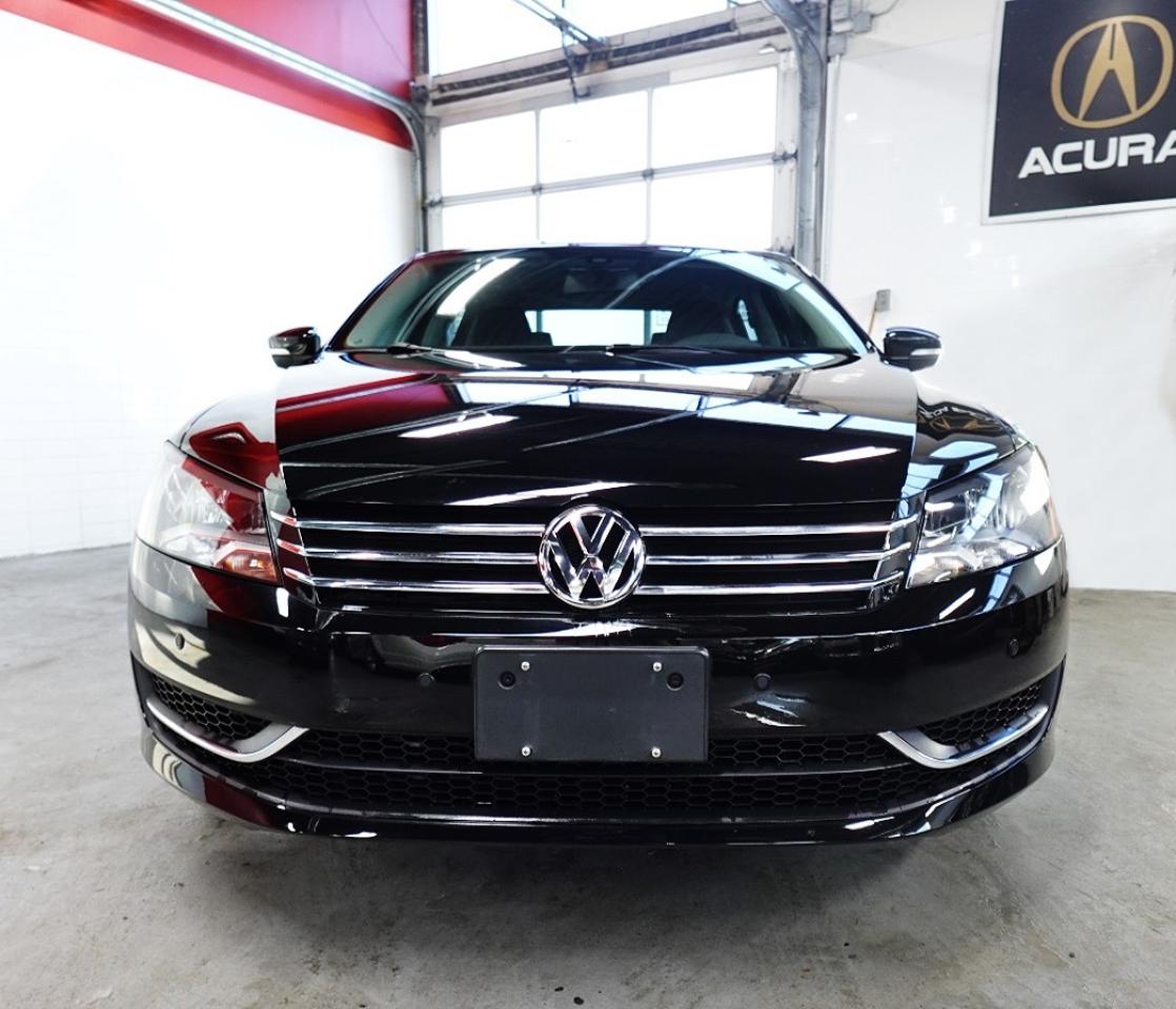 2014 Volkswagen Passat TRENDLINE, VERY LOW KM ,ONE OWNER ,MUST SEE - Photo #2