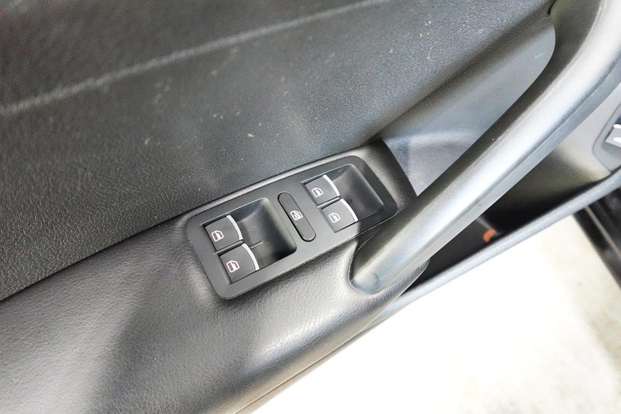 2014 Volkswagen Passat TRENDLINE, VERY LOW KM ,ONE OWNER ,MUST SEE - Photo #14