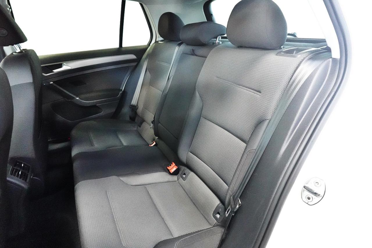 2016 Volkswagen Golf Trendline LOW KM,NO ACCIDENT,SERVICE RECORDS - Photo #17