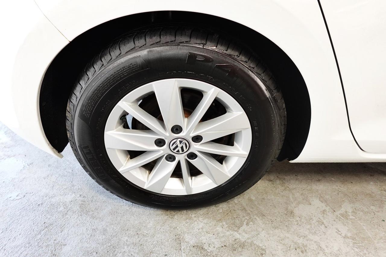 2016 Volkswagen Golf Trendline LOW KM,NO ACCIDENT,SERVICE RECORDS - Photo #10