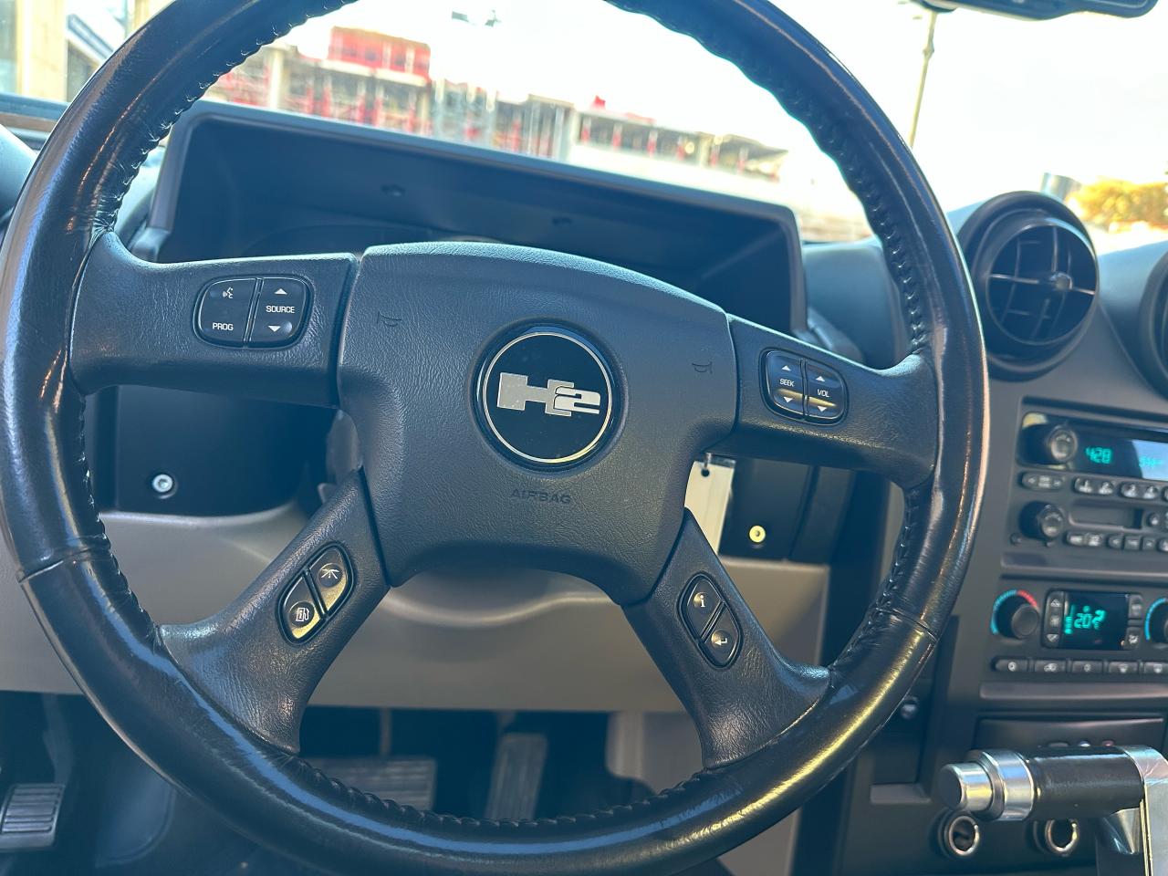 2005 Hummer H2 SUT - Photo #10