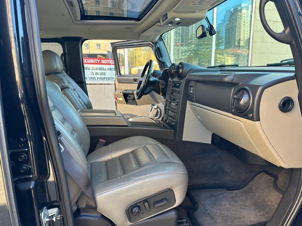 2005 Hummer H2 SUT - Photo #11
