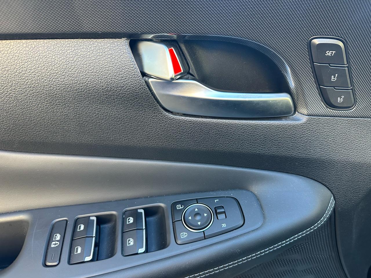 2022 Hyundai Santa Fe Plug-In Hybrid - Photo #9