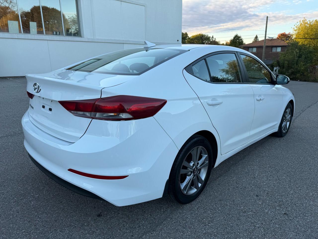 2018 Hyundai Elantra GL SE - Photo #5
