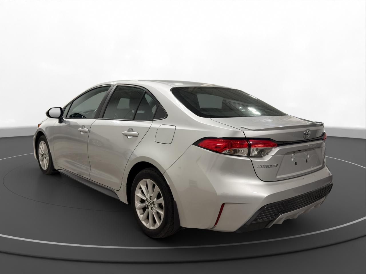 2021 Toyota Corolla SE - Photo #5