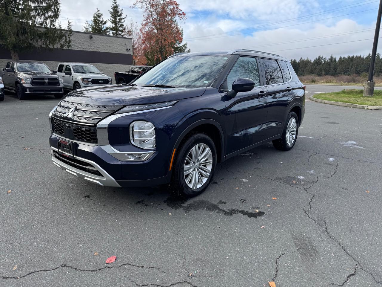 2024 Mitsubishi Outlander SE