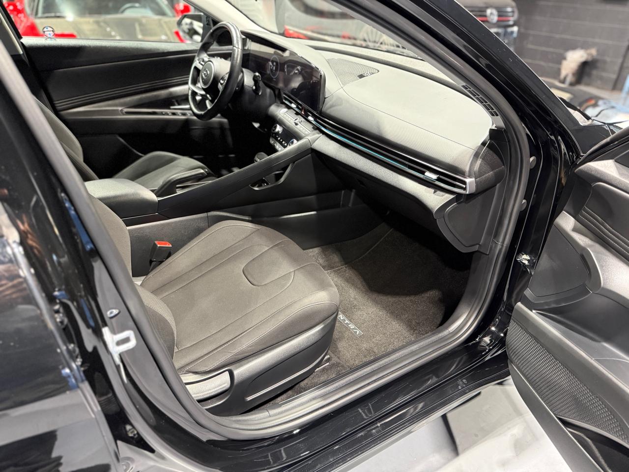 2023 Hyundai Elantra Preferred IVT w/Tech Pkg - Photo #11