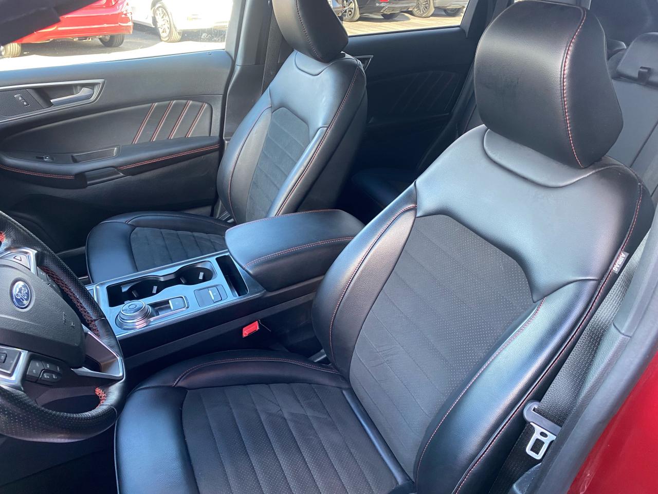 2022 Ford Edge ST Line - Photo #7