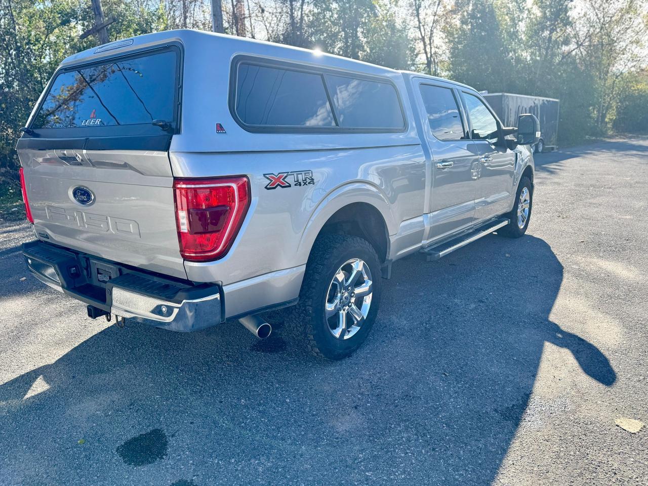 2022 Ford F-150 XLT 4WD W/ CAP CLEAN CARFAX | ONE OWNER - Photo #10