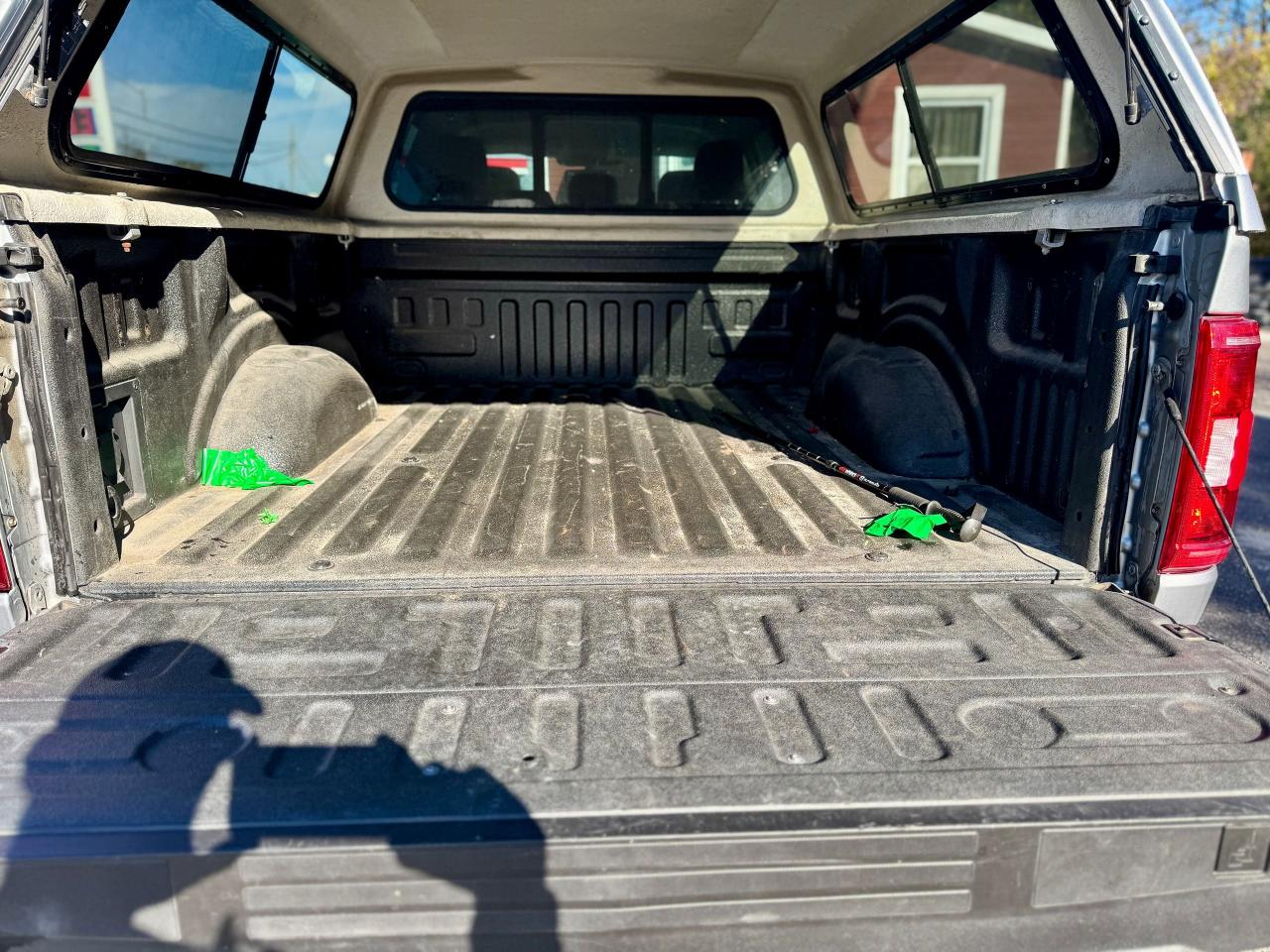2022 Ford F-150 XLT 4WD W/ CAP CLEAN CARFAX | ONE OWNER - Photo #13