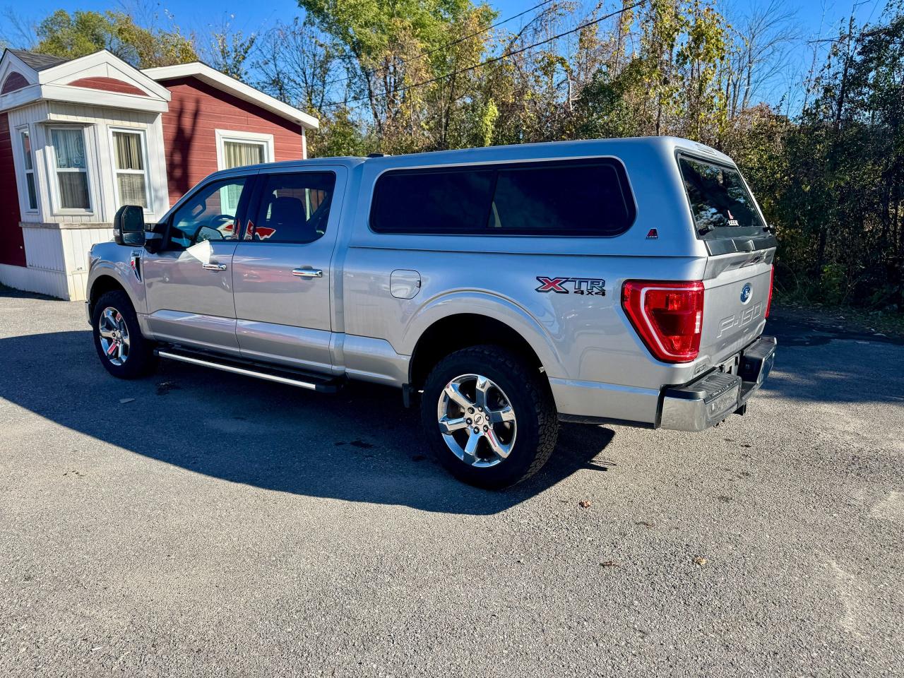 2022 Ford F-150 XLT 4WD W/ CAP CLEAN CARFAX | ONE OWNER - Photo #14