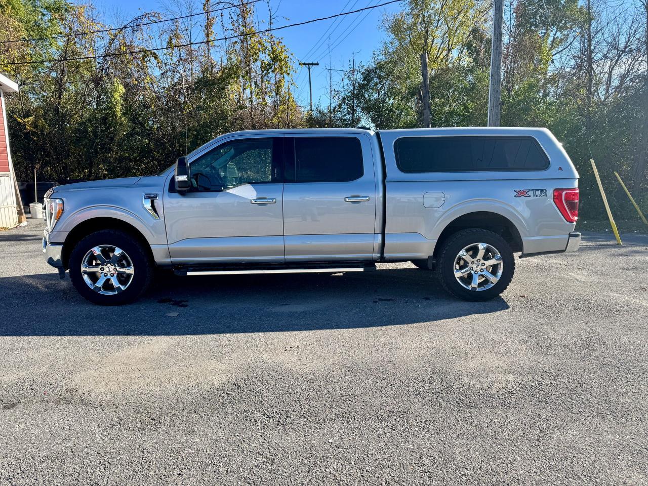 2022 Ford F-150 XLT 4WD W/ CAP CLEAN CARFAX | ONE OWNER - Photo #15